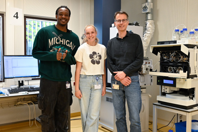 High school student visits CPM labs
